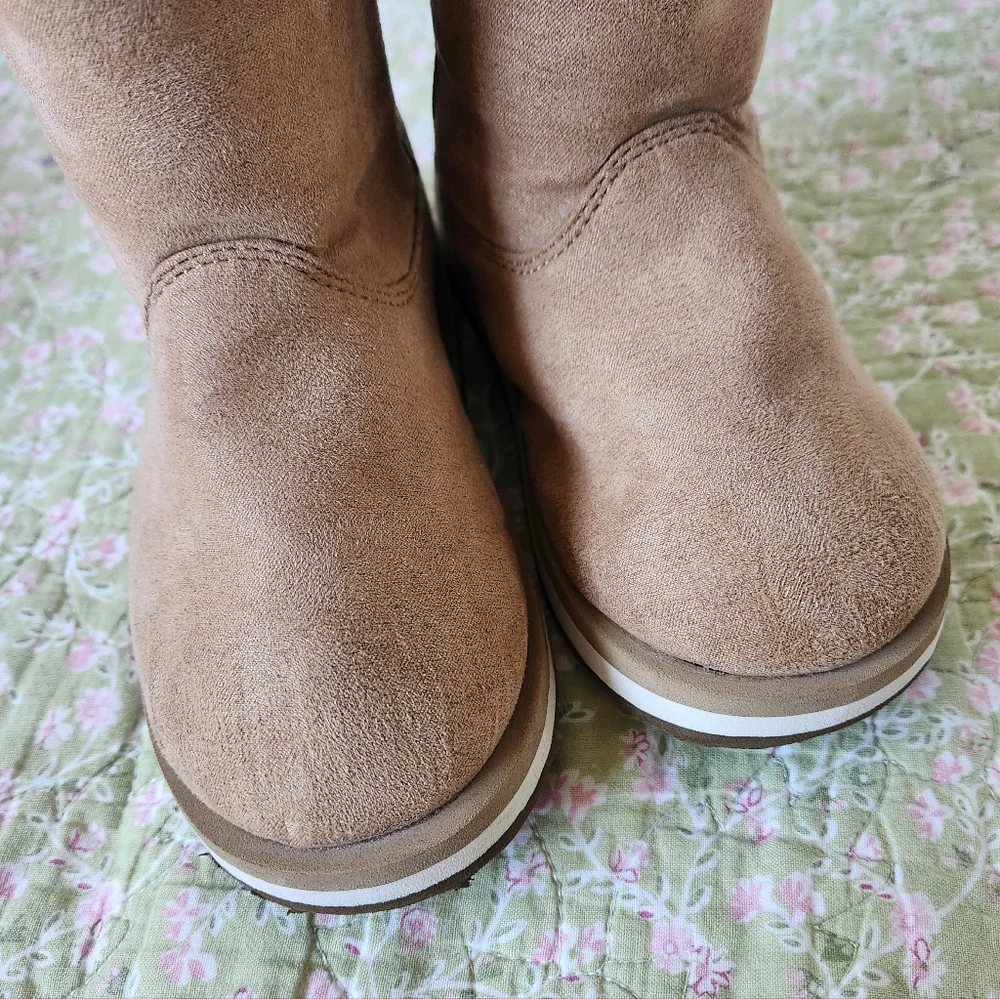 Unbranded Cozy Tan Kids Boots Size 10